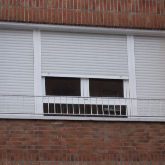 Aluminios Moratalaz ventana de seguridad